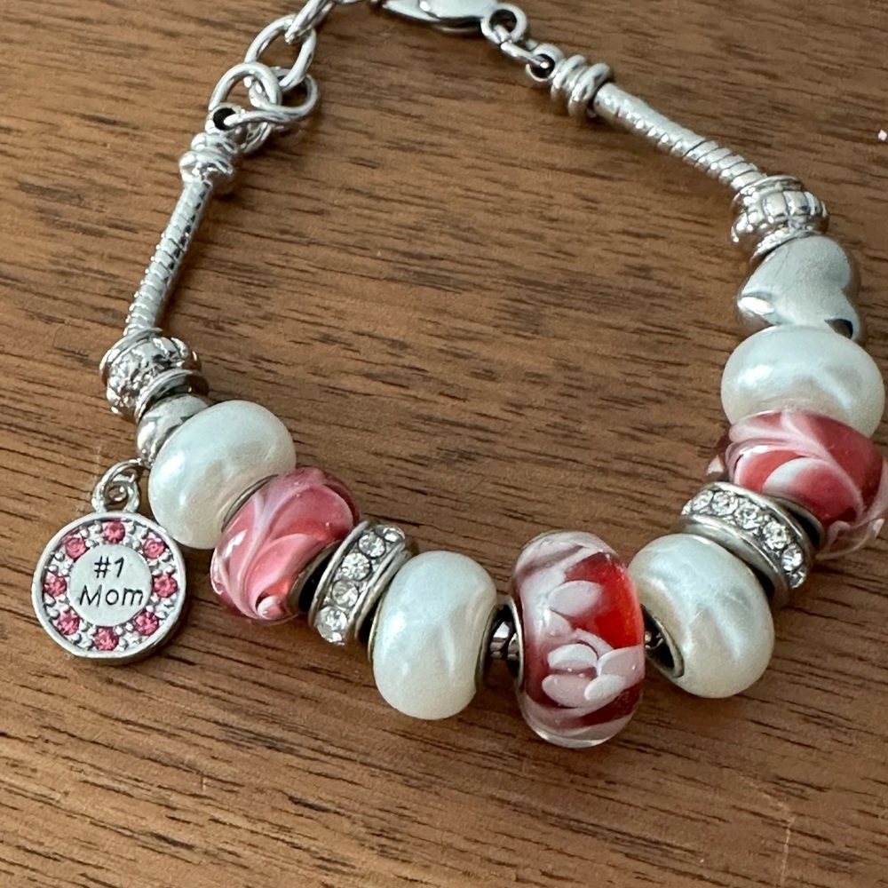 Pandora like unbranded stainless steel charm bracelet, #1 MOM , beads included - Picture 2 of 6
